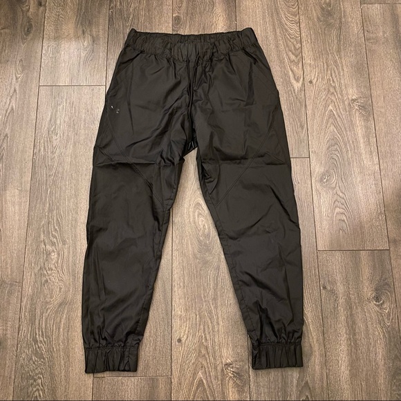 Under Armour Pants - Under Armour Nylon Joggers Size M